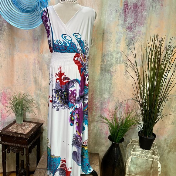 📌The Pyramid Collection Awesome Print Plus Size Maxi Dress w/ Elastic Waistline - Picture 2 of 14